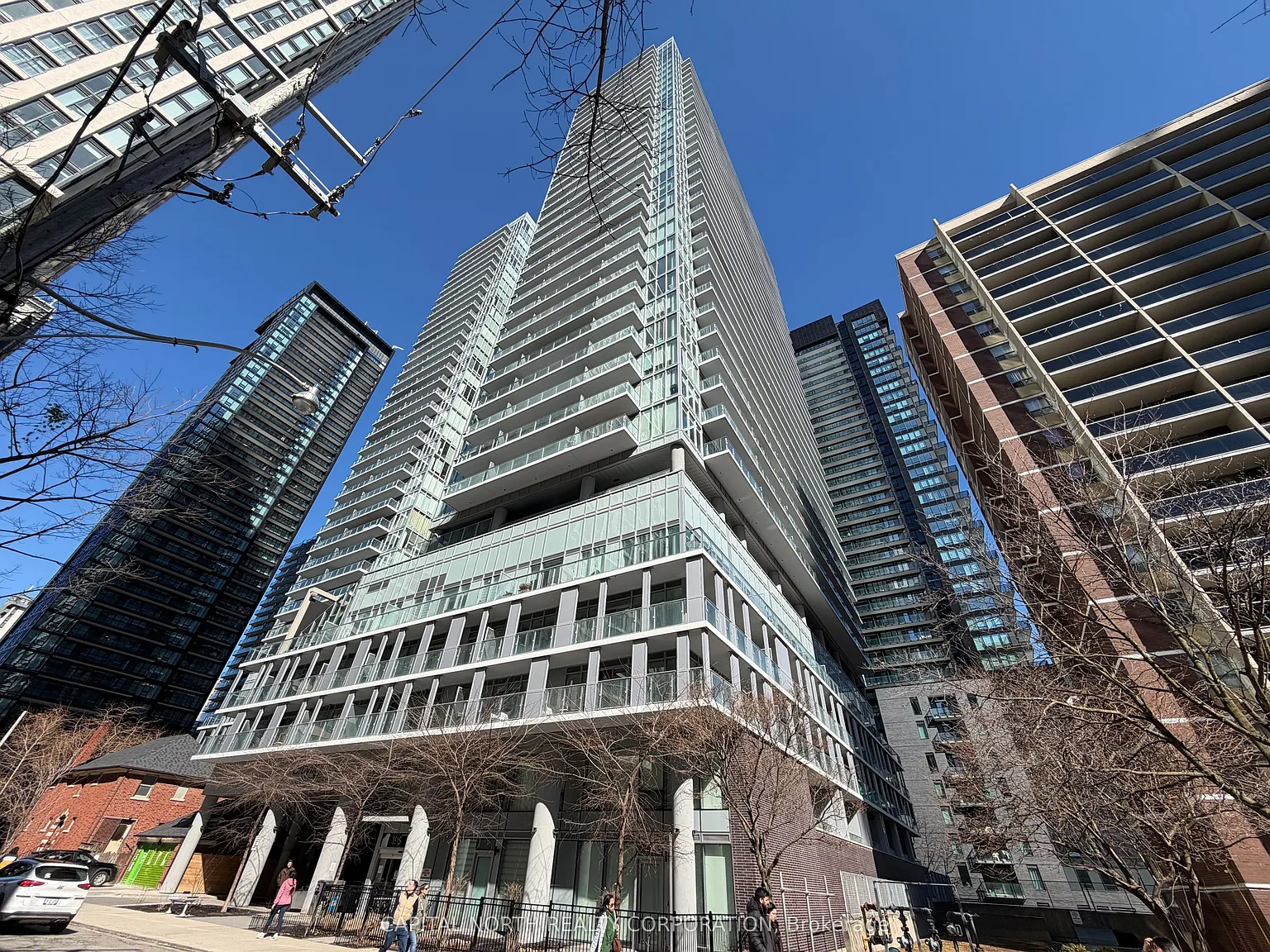 195 Redpath Ave #610 photo 1