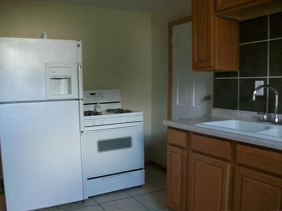 4th image of 595 Magnolia Ave E #1