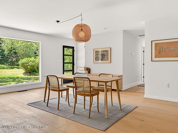 4th image of 5 Lazy Brook Lane
