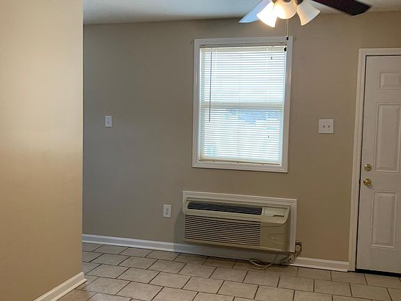 3rd image of 2400 Philip St #201