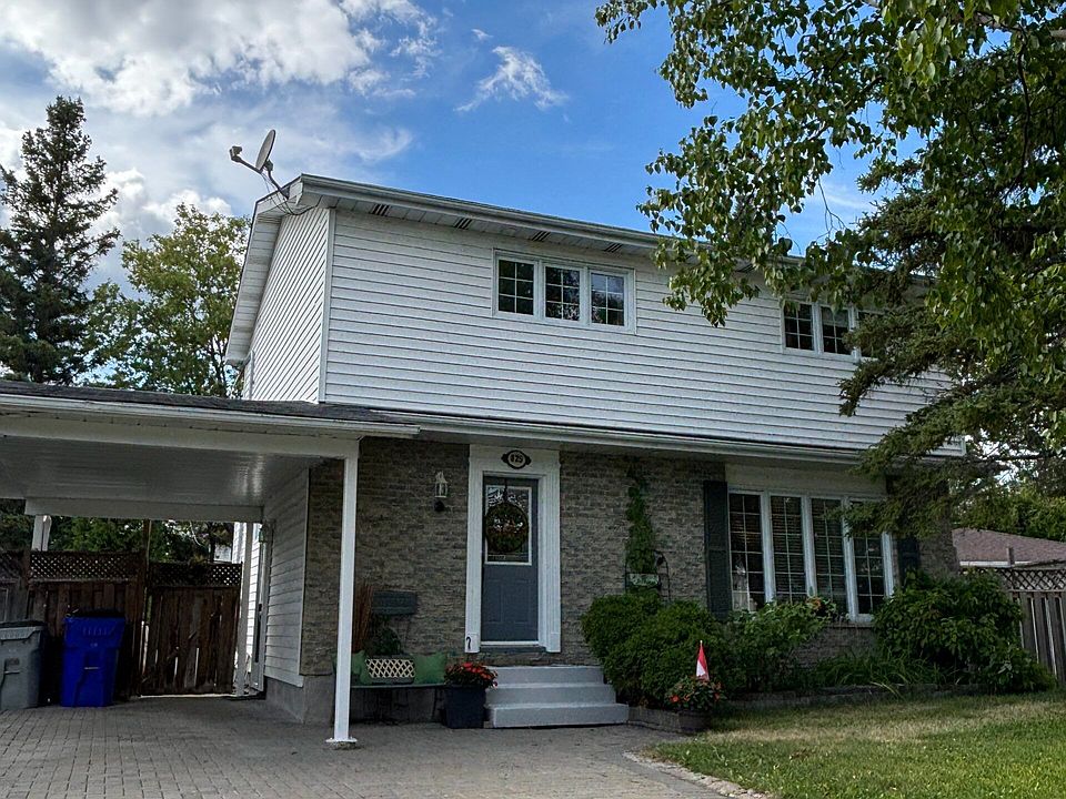 1st image of 825 Rheaume Cres