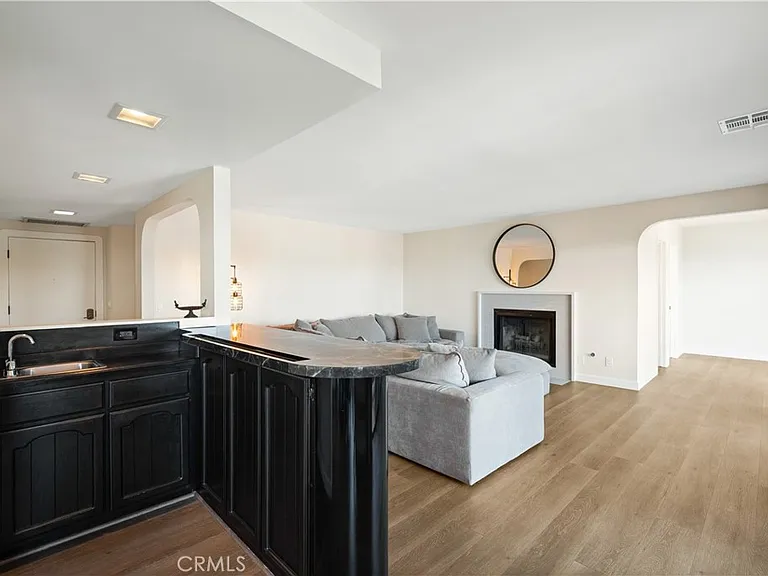 1150 W 13th St #306 — Photo 7