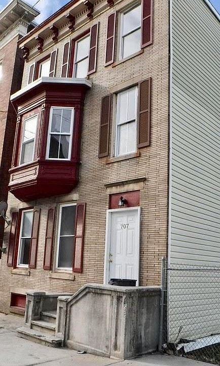 1st image of 707 E Market St #1