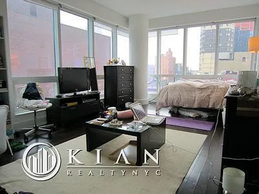 Rented by Kian Realty | media 1