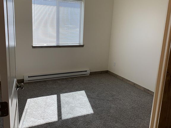 5th image of 841 Gibbon St #4