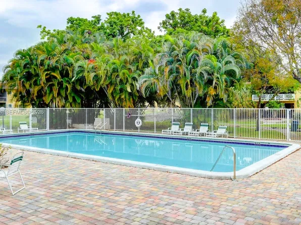 5160 SW 40th Ave APT 26D, Dania Beach, FL 33314