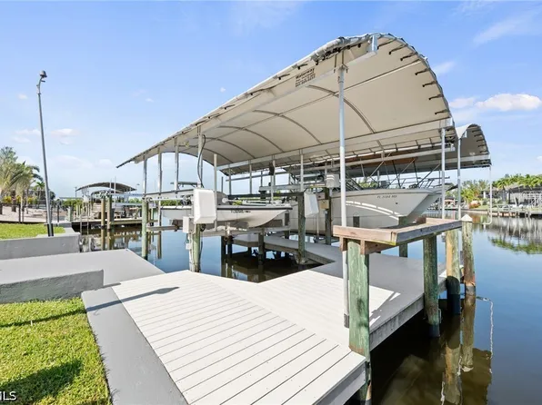 12213 Star Shell Dr, Matlacha Isles, FL 33991