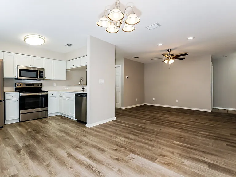 9804 N Connechusett Rd — Photo 5