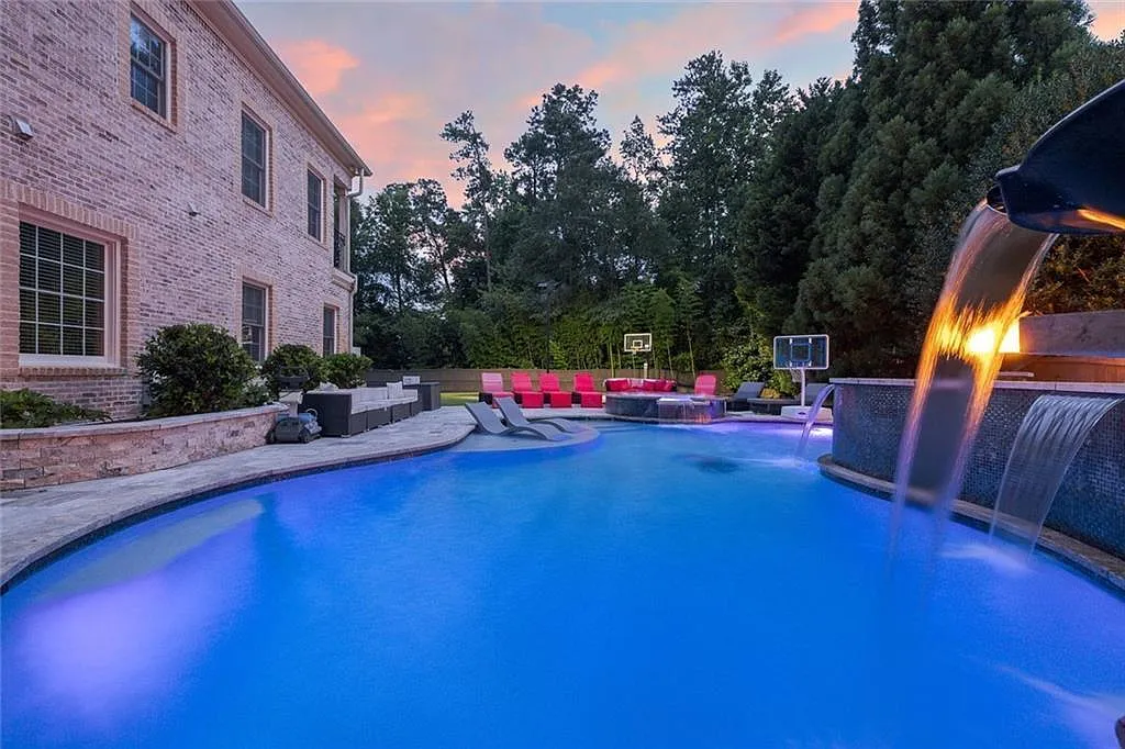 6 bed, 8.0 bath, 10575 sqft, $25,000 — Photo 3
