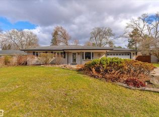 5618 Harlowe Dr, Shelby Township, MI 48316