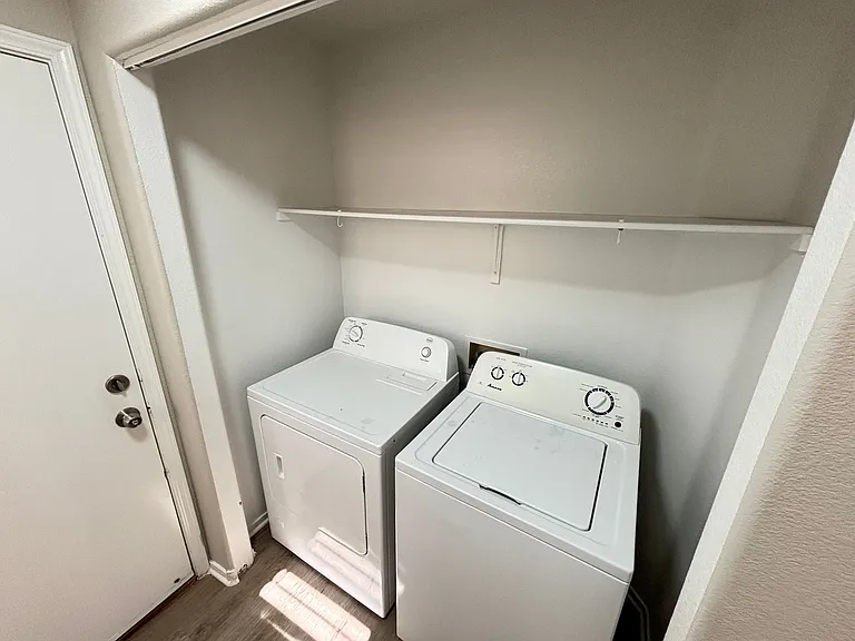 10413 Orange Port Ct — Photo 17
