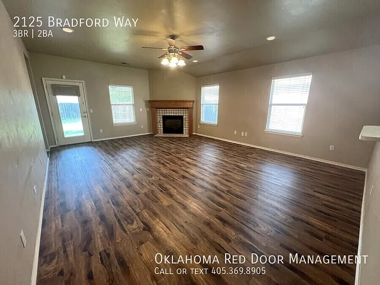 2125 Bradford Way — Photo 3
