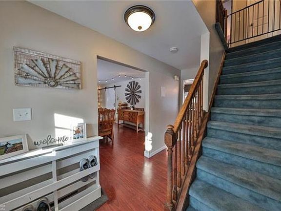 5th image of 248 Blackthorn Dr