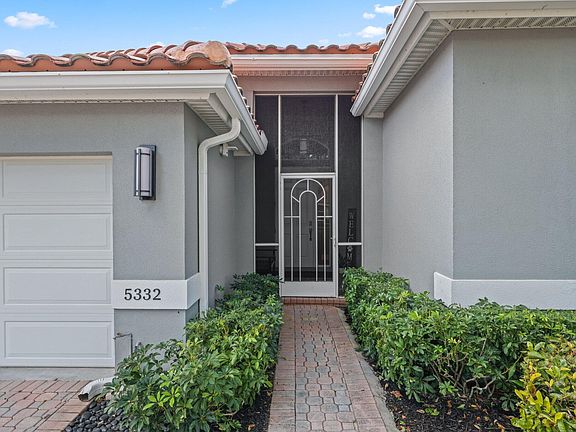 4th image of 5332 Grande Palm Circle