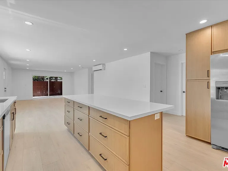 6913 Encino Ave #LOWER — Photo 20
