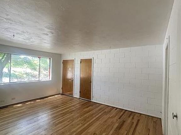 2nd image of 781 Oxford Dr APT 9