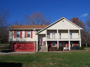 14411 Shipman Rd, Plainview, IL 62685