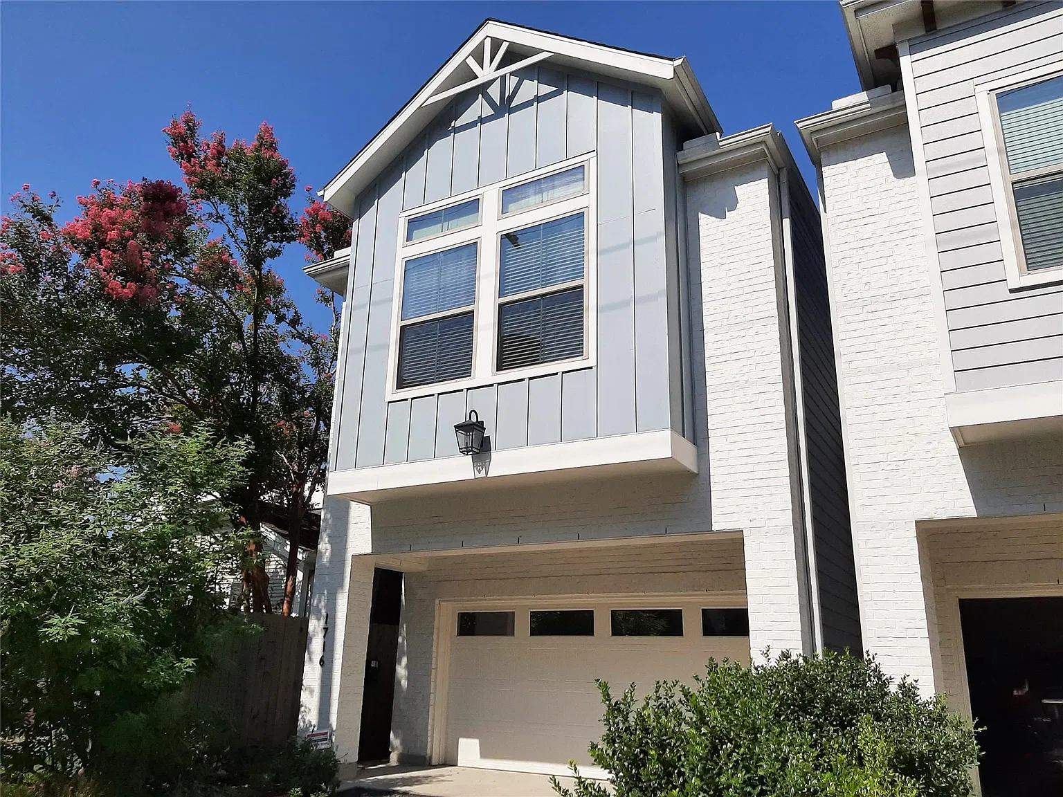 3 bed, 2.5 bath, 2579 sqft, $4,900 — Photo 3