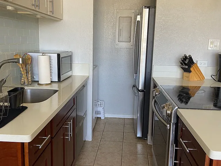 320 Liliuokalani Ave #1701 — Photo 3