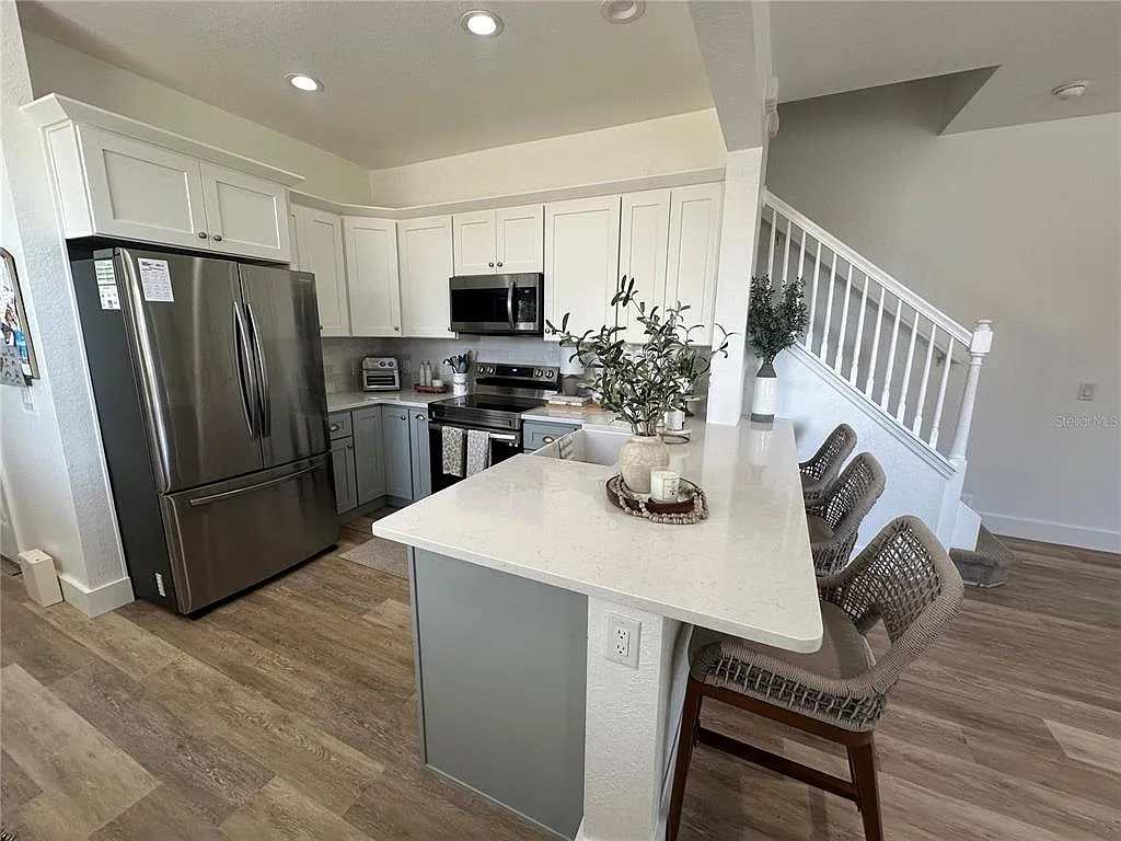 3 bed, 2.5 bath, 1542 sqft, $2,000 — Photo 3