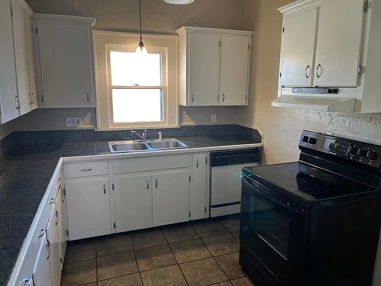 1310 S Trenton Ave — Photo 5
