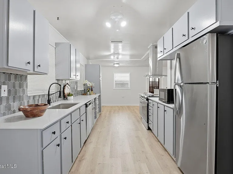 5950 Ackard Ave — Photo 11