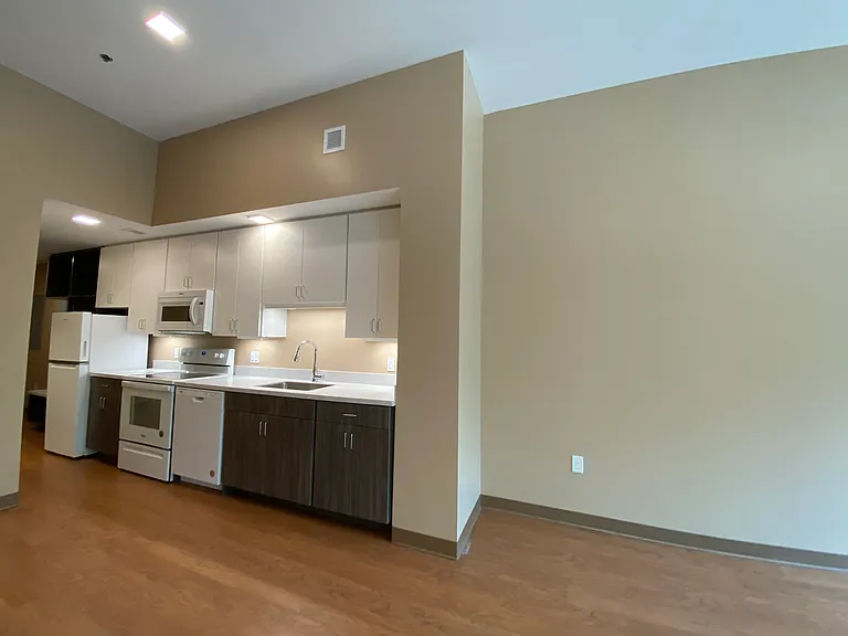 Red Oak at 83 Hanover Street — Photo 21