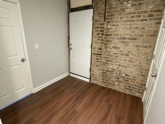 2nd image of 2409 S Hoyne Ave #109