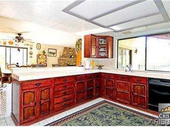 4th image of 9 Bronco Ln