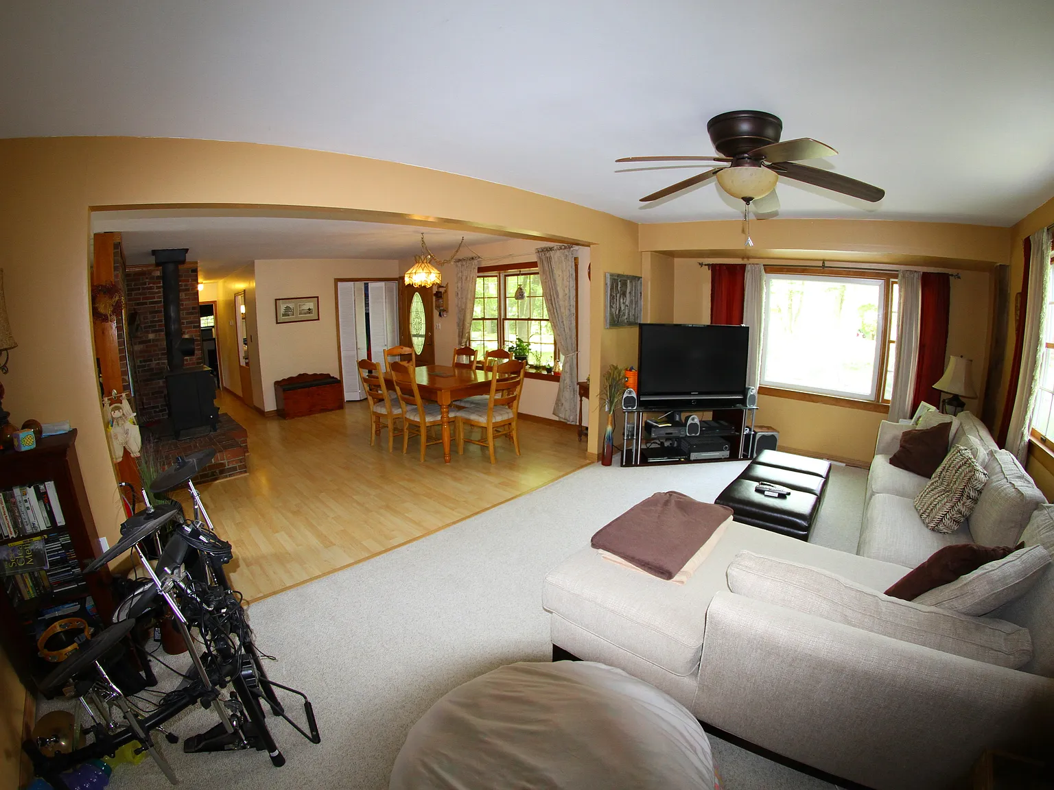 3 bed, 1.5 bath, 1349 sqft, $2,800 — Photo 4