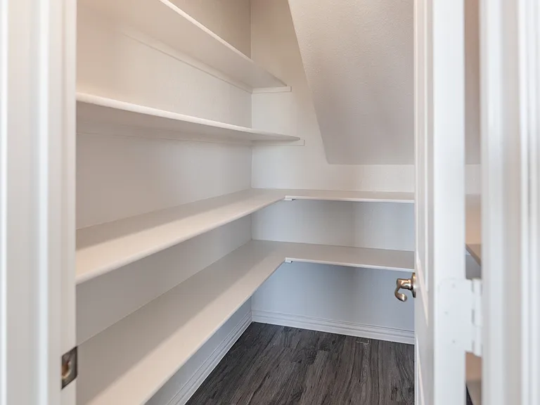 119 Hamilton Dr — Photo 9