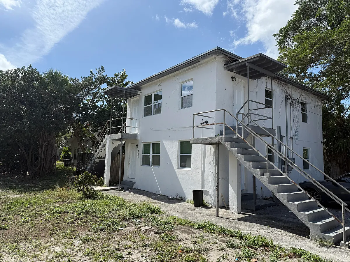 Building Photo - 805 3rd St #1