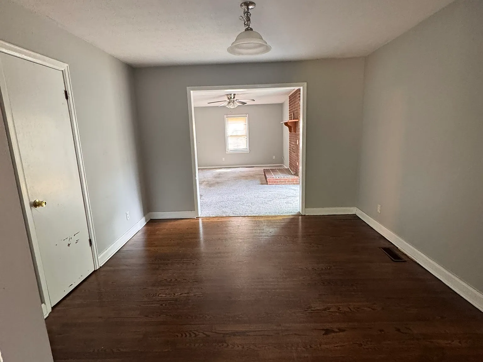 5 bed, 2.5 bath, 2100 sqft, $2,100 — Photo 2
