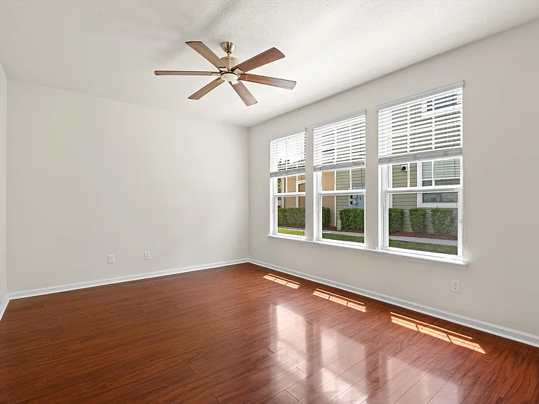 3851 Aubrey Ln — Photo 6