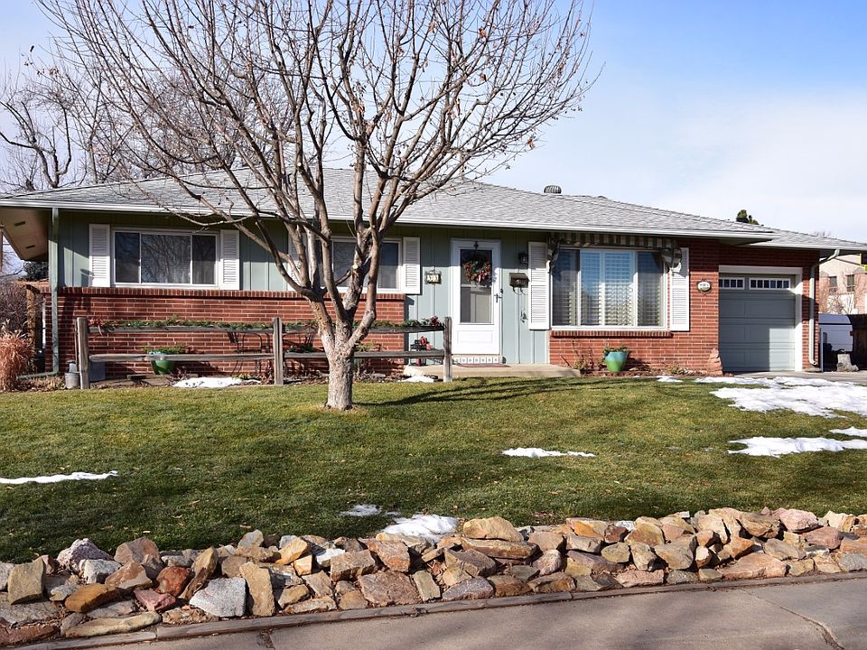 Great curb appeal!