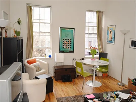 Rented by Buchbinder & Warren | media 7