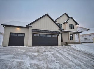 6241 Summit Pine Rd NW, Rochester, MN 55901