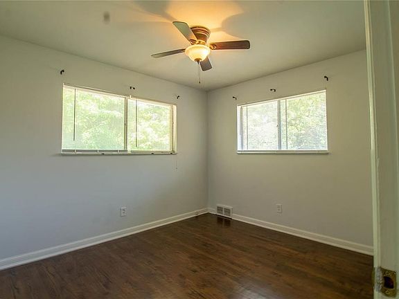 5th image of 1522 Yale Ave