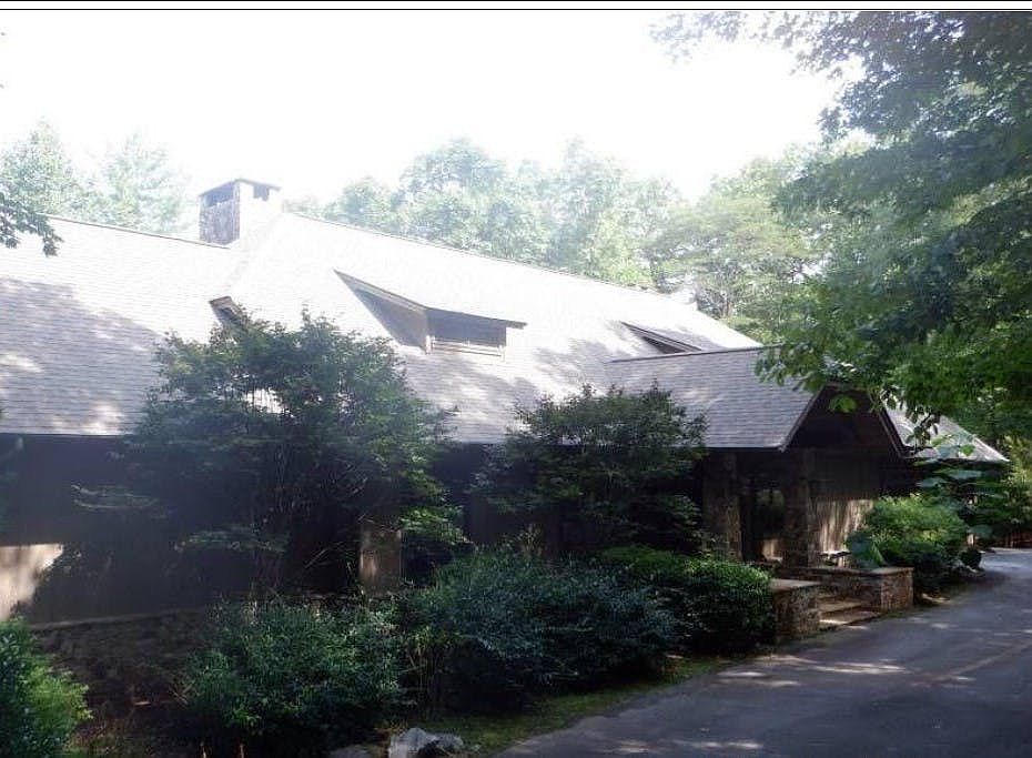 1st image of 454 Woodland