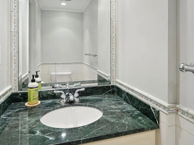 109 Princess St — Photo 10