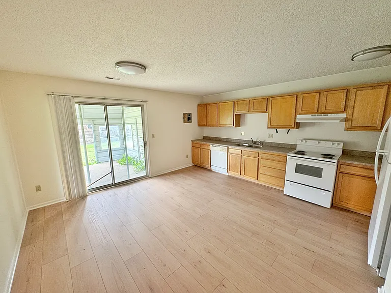 1505 W 8th Street Ter — Photo 7