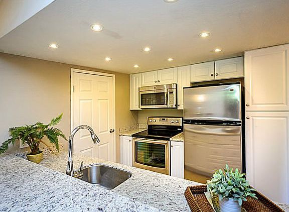 4th image of 58 El Camino Real APT 306