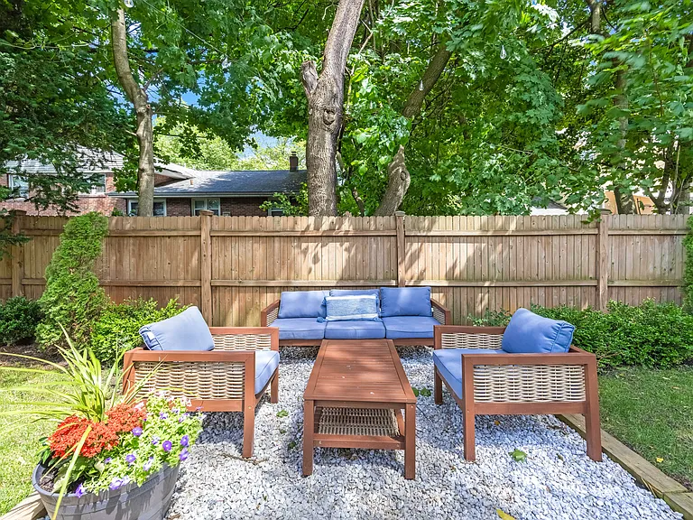86 George St — Photo 31