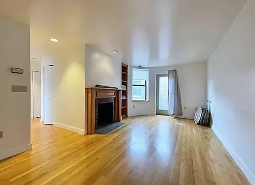 102 Gainsborough St #406B Photo 1