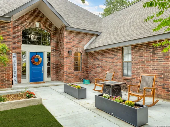 5389 E FM 1518 N, St Hedwig, TX 78152