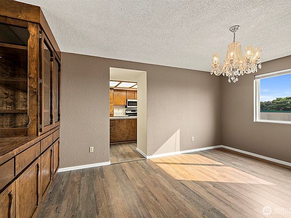 4th image of 2516 Rockefeller Avenue #A, B