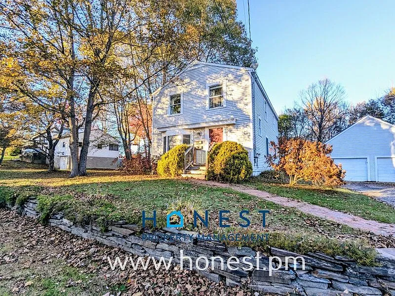 4 Pierce St #1