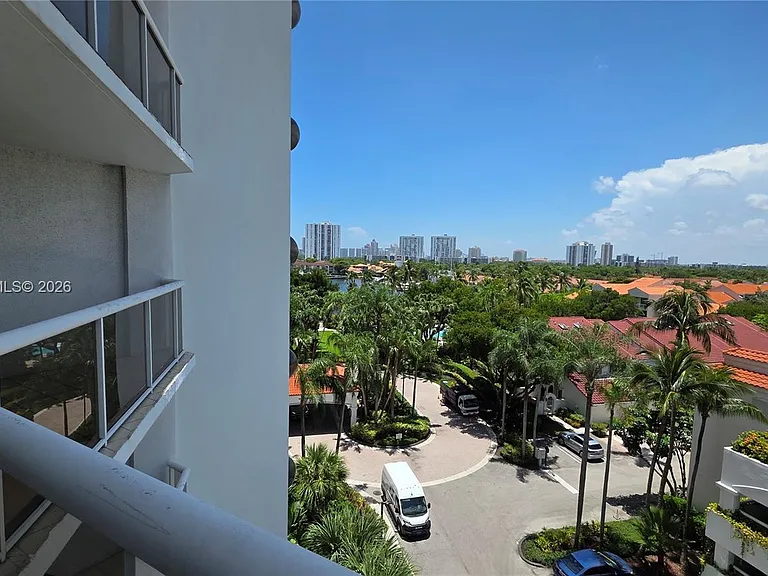 3610 Yacht Club Dr #615 — Photo 7
