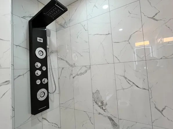 660 N 36th St, Philadelphia, PA 19104