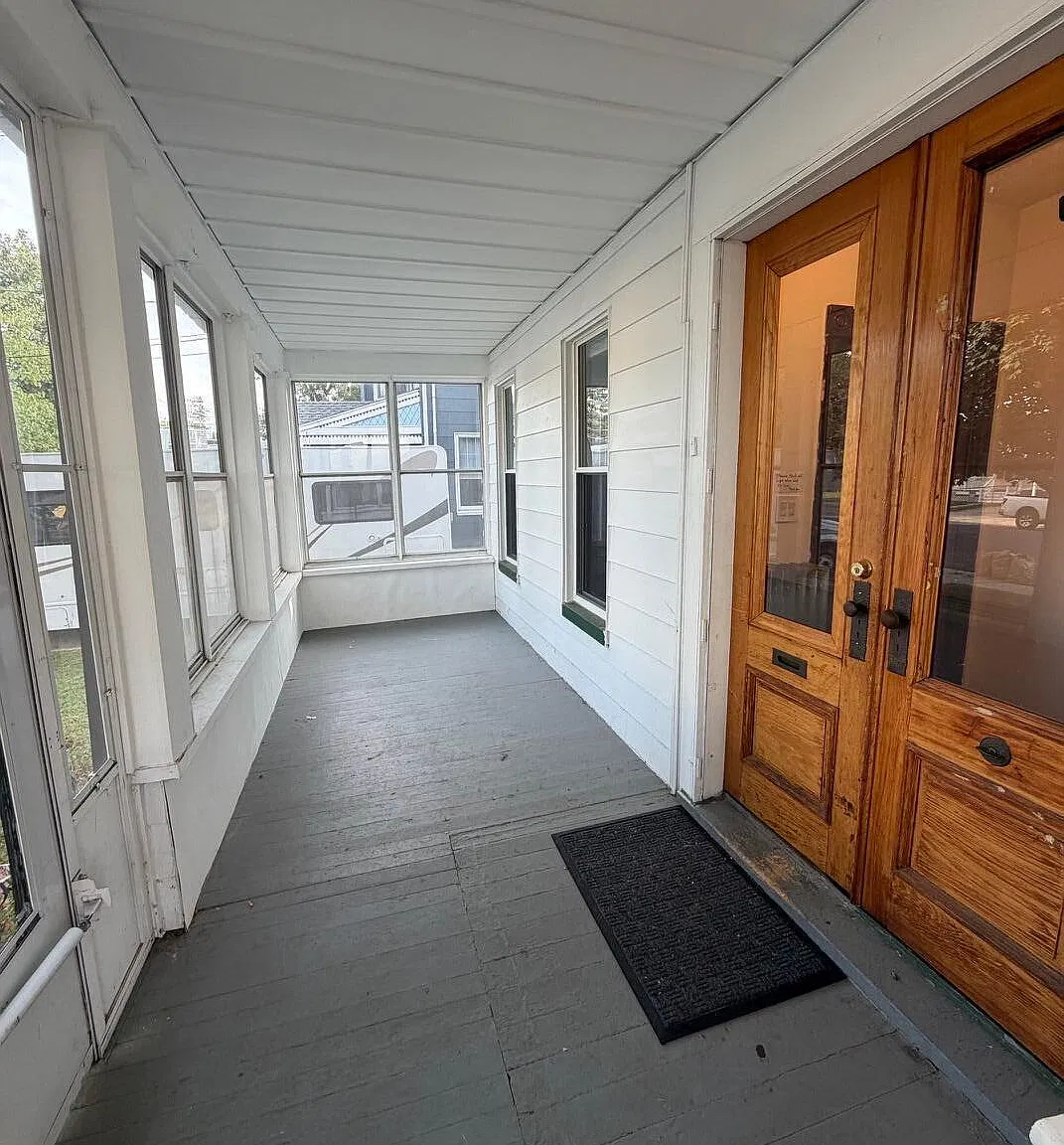 2 bed, 1200 sqft, $2,300 — Photo 3